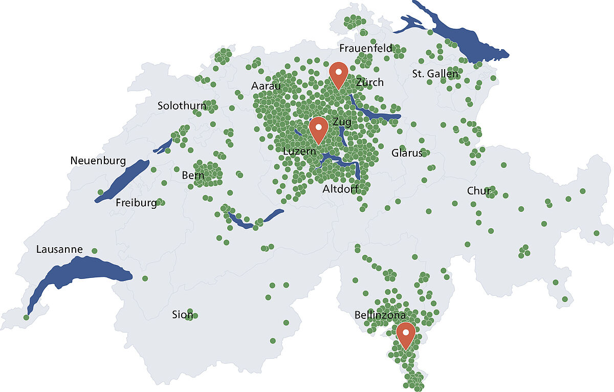 Schweizer Landkarte mit Kundenprojekten als Postionspunkte